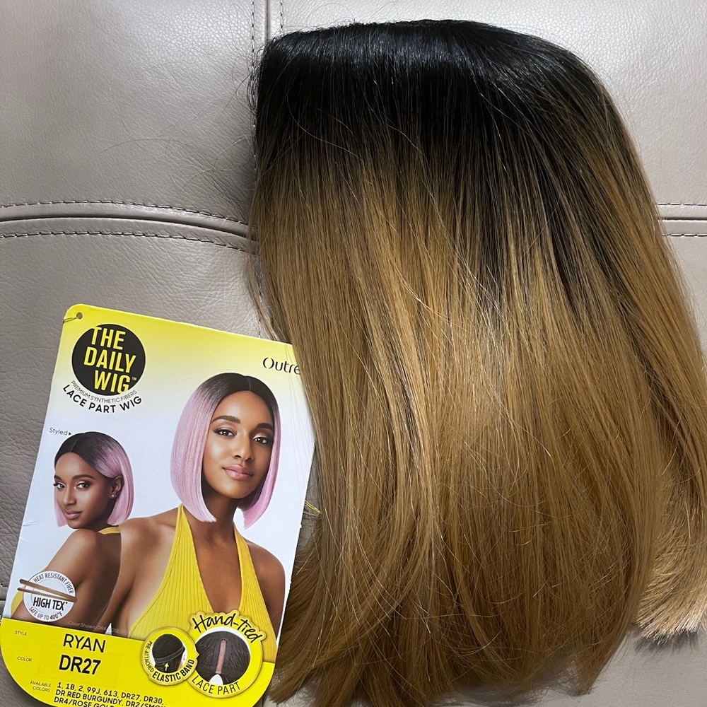 NWT- Outre Lace Part Blk Root Blonde Wig